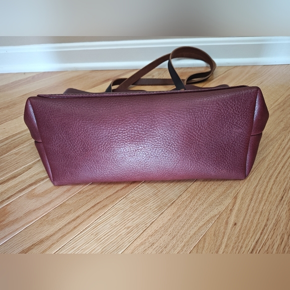 Go Forth Goods Merlot Medium Avery - Picture 5 of 5